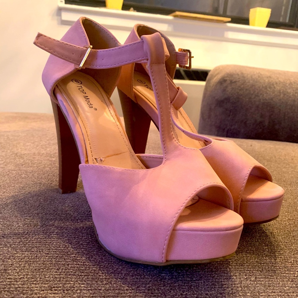 Pink humps